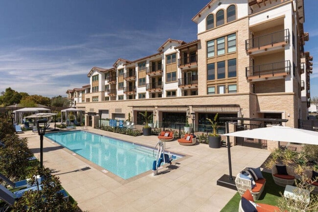 Building Photo - 1008 E El Camino Real