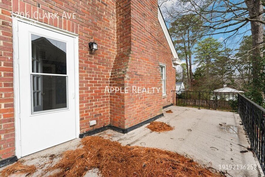 Building Photo - 3206 Clark Ave