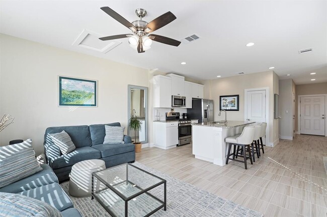 Building Photo - 613 White Steppe Way