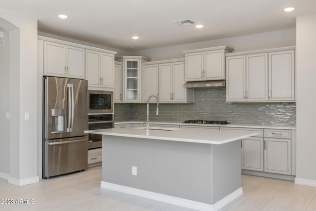 Primary Photo - 15292 W Linden St