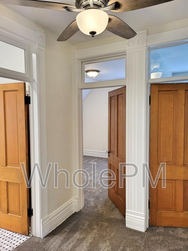 Building Photo - 721 Elati St