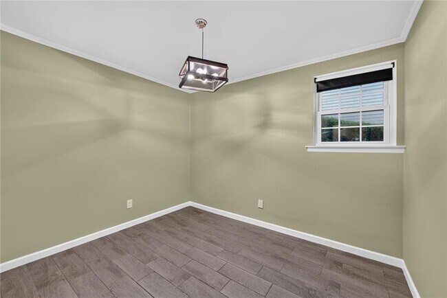 Building Photo - 226 High Creek Dr