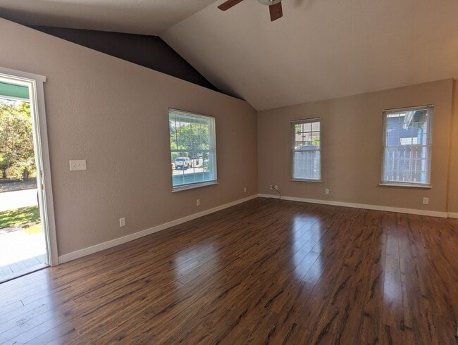 Building Photo - 4-Bedroom, 2-Bath Home In The Amazon Area ...