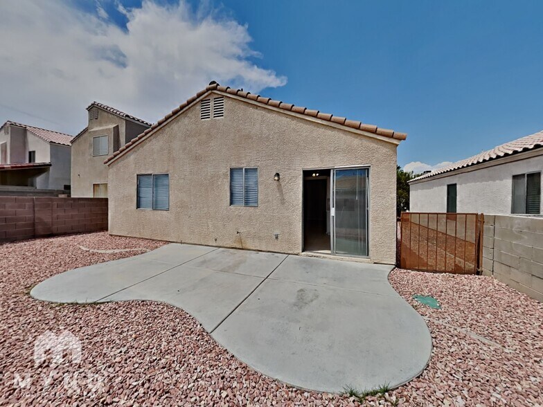 Building Photo - 8225 Cactus Root Ct