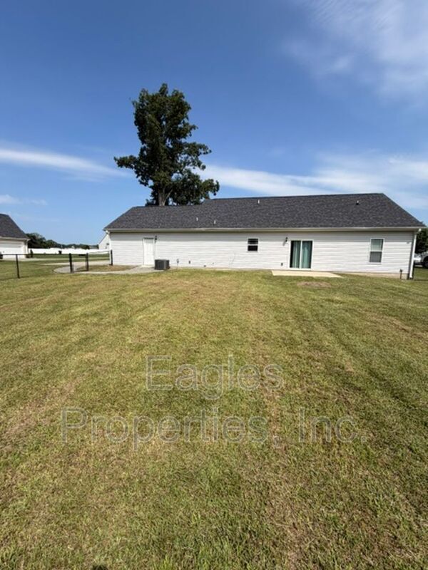 Building Photo - 328 N Landing Dr
