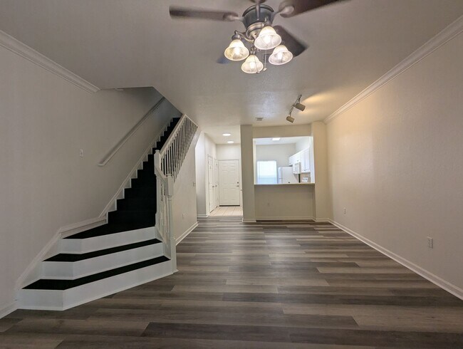Building Photo - 4833 NW 46th Pl