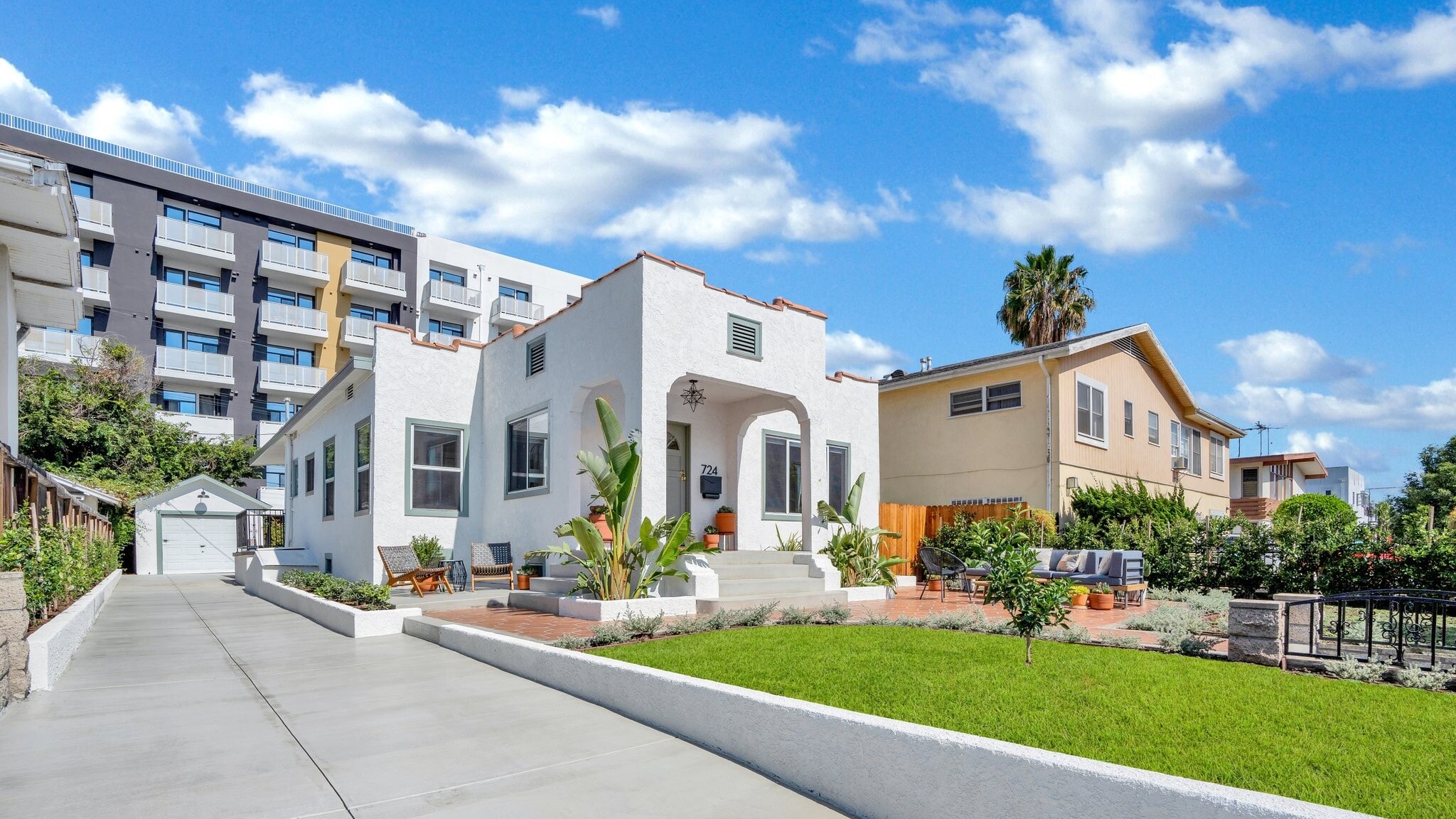 Building Photo - 724 Gramercy Dr