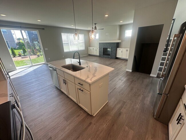 Building Photo - 533 Redan Dr