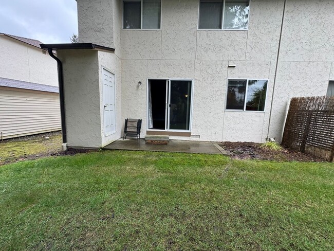 Building Photo - 2Bd/1Ba Kirkland Condo