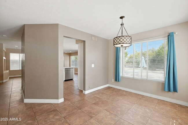 Building Photo - 4274 E Creosote Dr