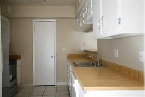 Building Photo - 4016 Belle Park Dr