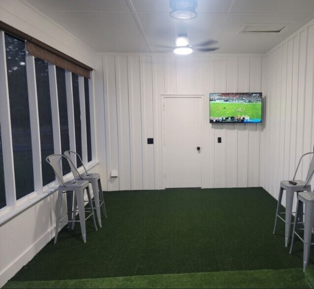 Building Photo - 3321 4th Ave