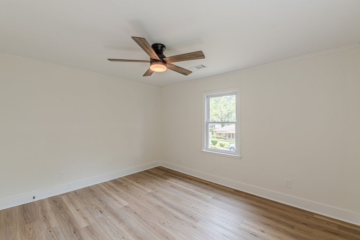 Building Photo - 525 Rosemont Dr