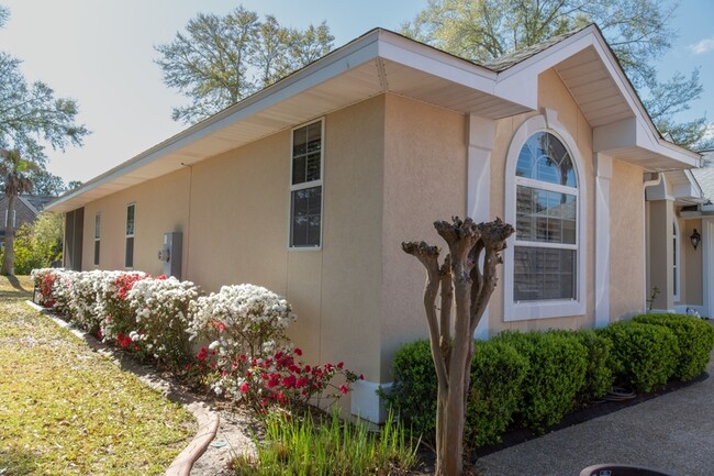 Building Photo - 1746 Wren Way