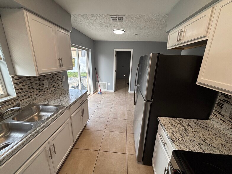 Building Photo - 452 Apopka Hills Cir