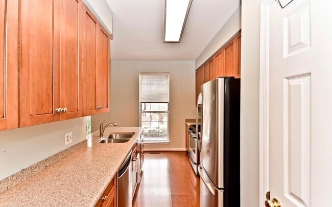 Building Photo - 5108 Observation Way