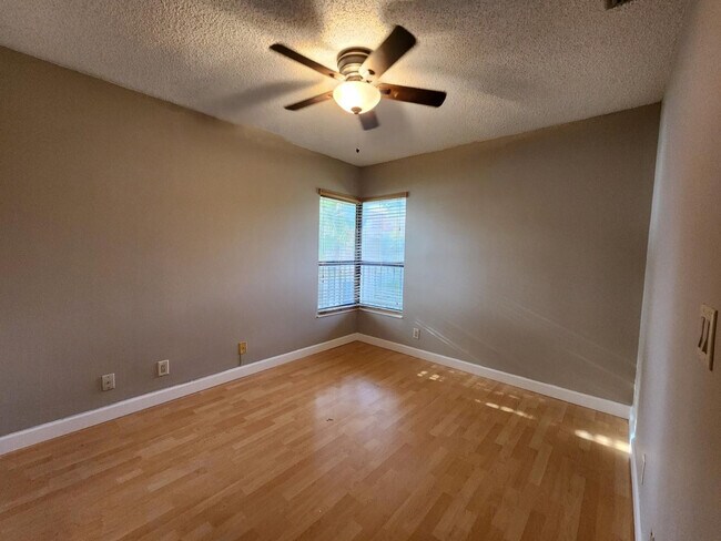 Building Photo - 2738 Carambola Cir S