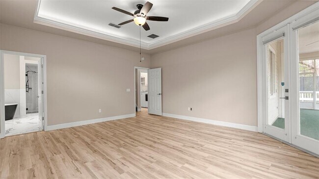 Building Photo - 9428 SW 39 Ave