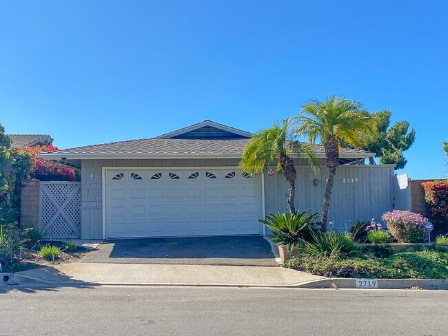 Building Photo - 2719 Via Arboleda