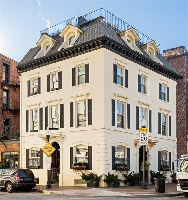 Building Photo - 54 Union Pk