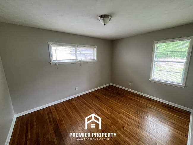 Building Photo - Charming 3BR/2BA in 38118 | Hardwood Floors, Formal Dining & Fenced Yard