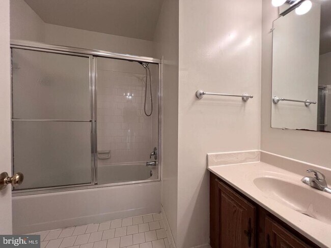 Building Photo - 7132 Swansong Wy