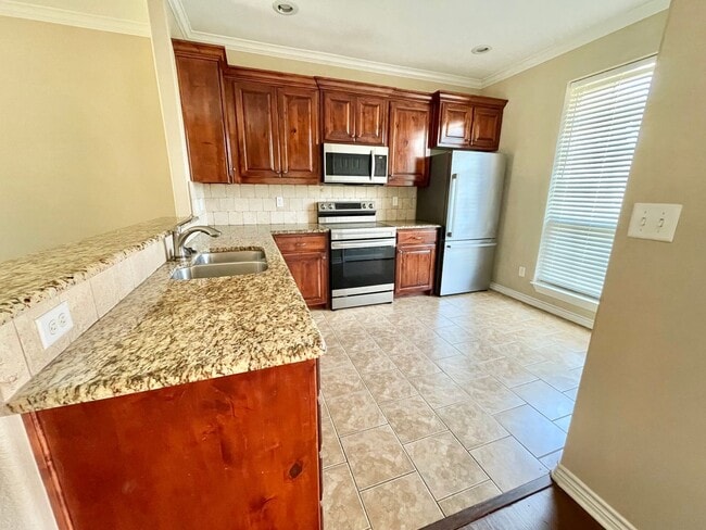 Building Photo - 104 Letha Ct