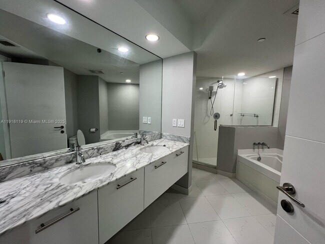 Building Photo - 55 SE 6th St