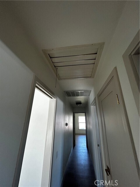 Building Photo - 717 Serpentine Dr