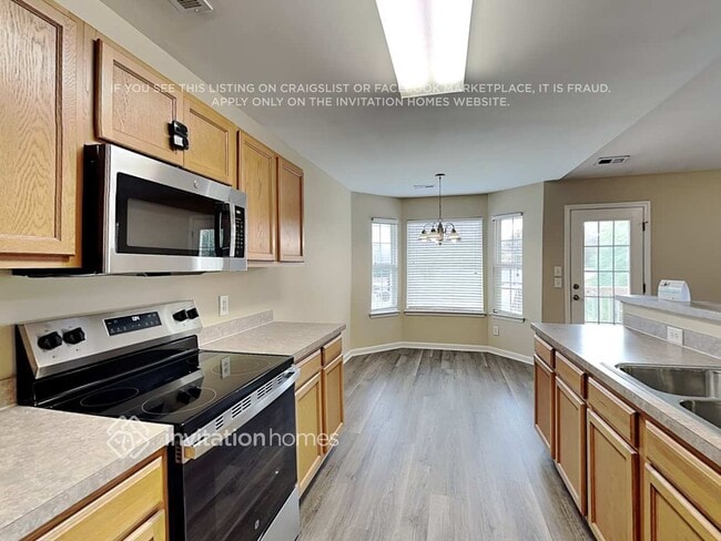 Building Photo - 2120 Centergrove Rd