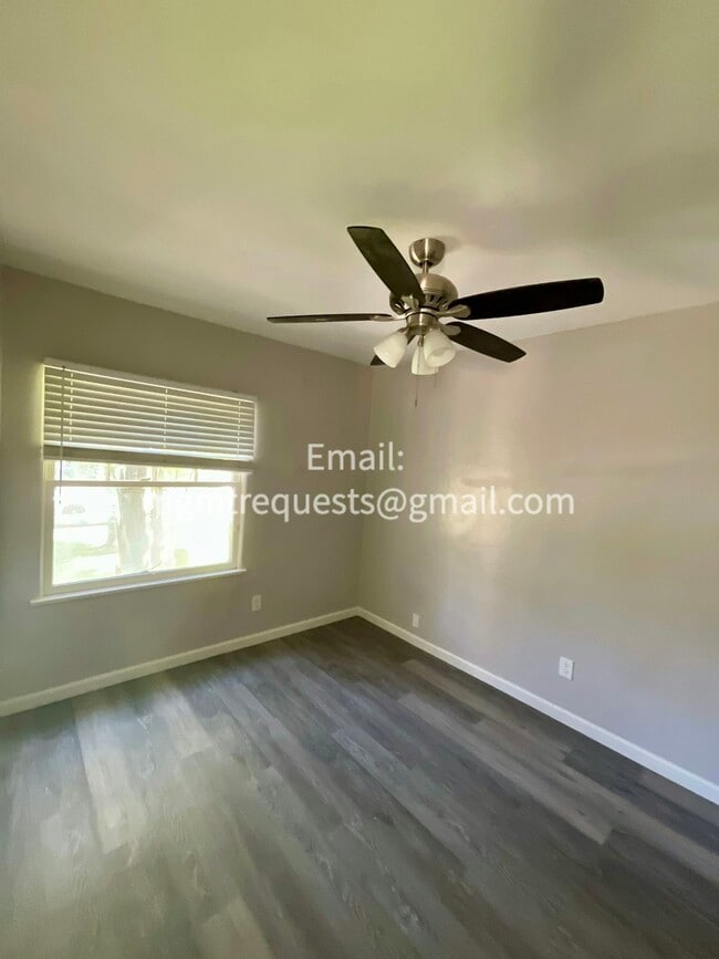Building Photo - 4228 Tenth St, Unit 4232