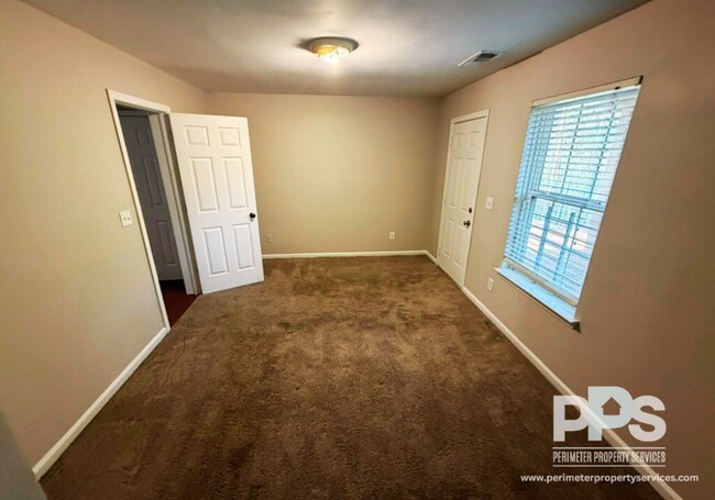 Building Photo - 6764 Blackstone Pl