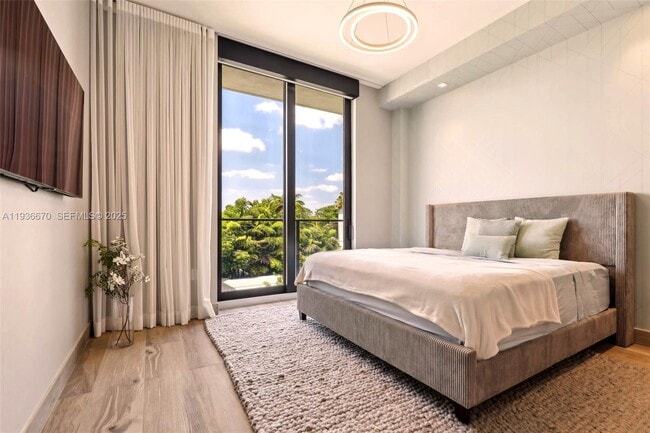 Building Photo - 3581 E Glencoe St