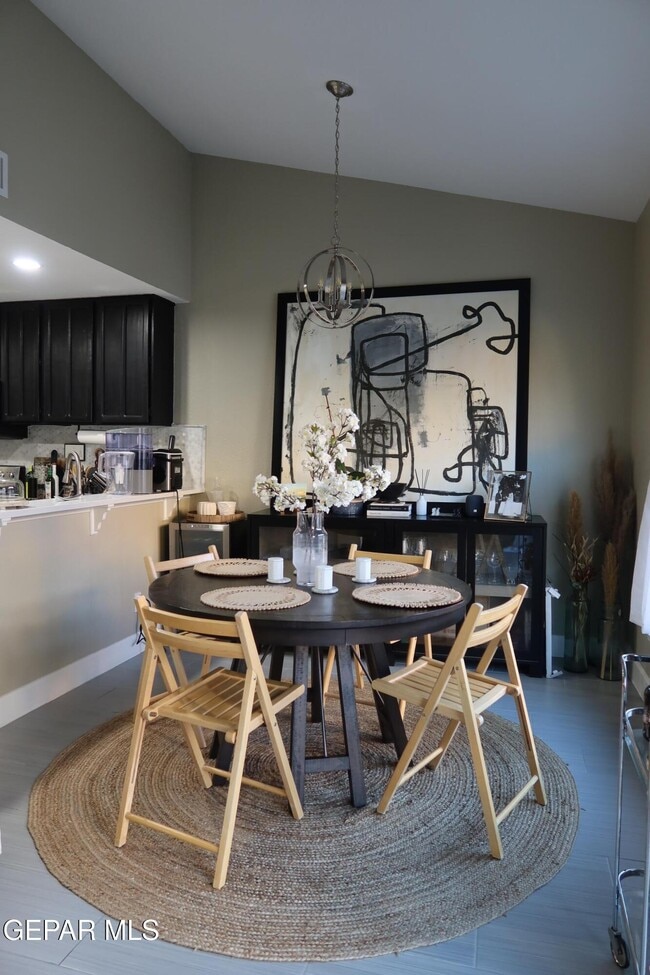 Building Photo - 4614 N Stanton St