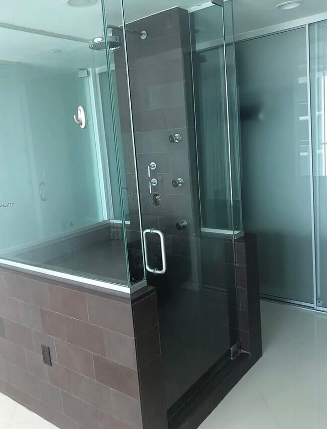 Building Photo - 1040 Biscayne Blvd