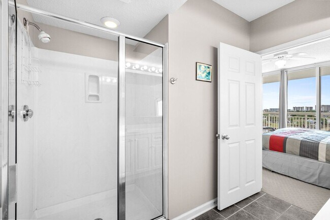 Building Photo - Spacious 3BR/3BA Coastal Retreat at Harbour Pointe – Utilities Included!
