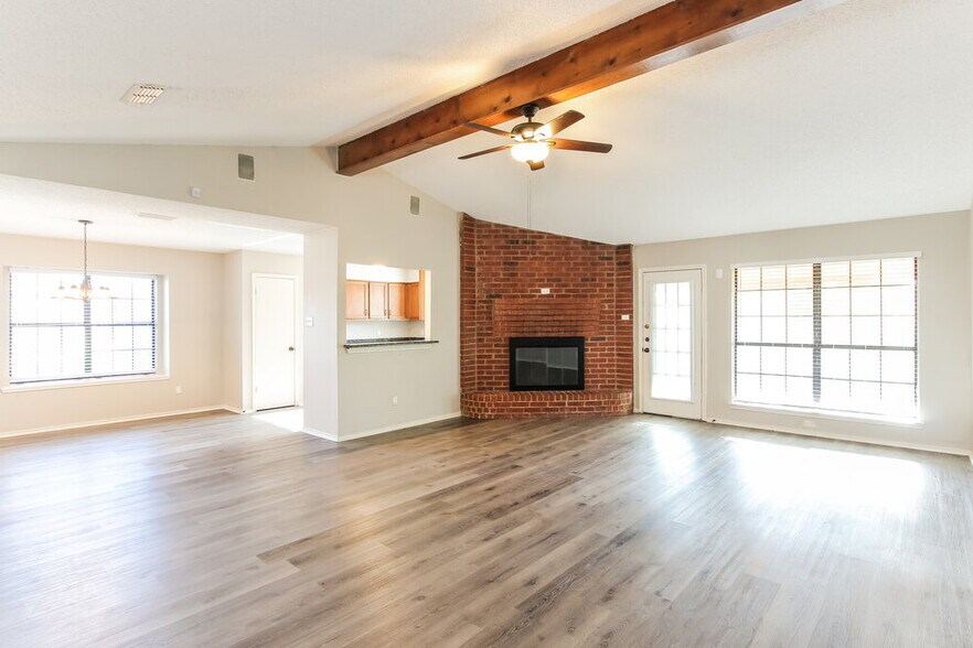 Building Photo - 7618 Creek Wood Dr