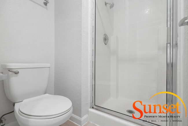 Building Photo - 3975 Hortensia St