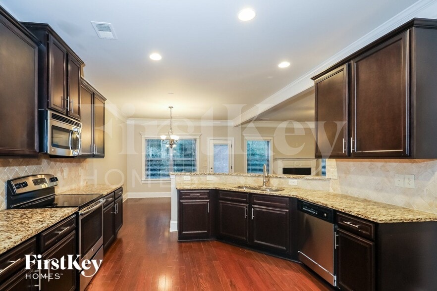 Building Photo - 139 Village Park Dr