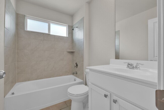 Building Photo - Charming 4-Bedroom Home in Redbird Ranch – Resort-Style Amenities & Prime Location!
