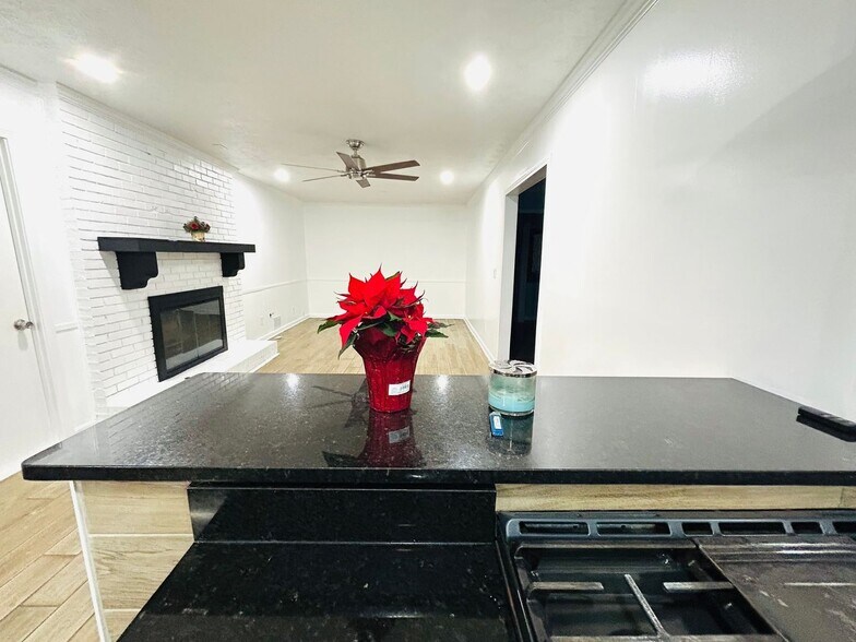 Building Photo - 2664 Abington Dr SW