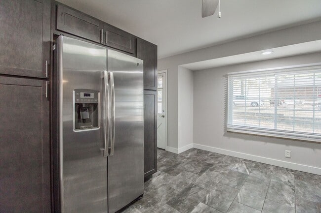 Building Photo - Pet Friendly Renovated Two Bedroom