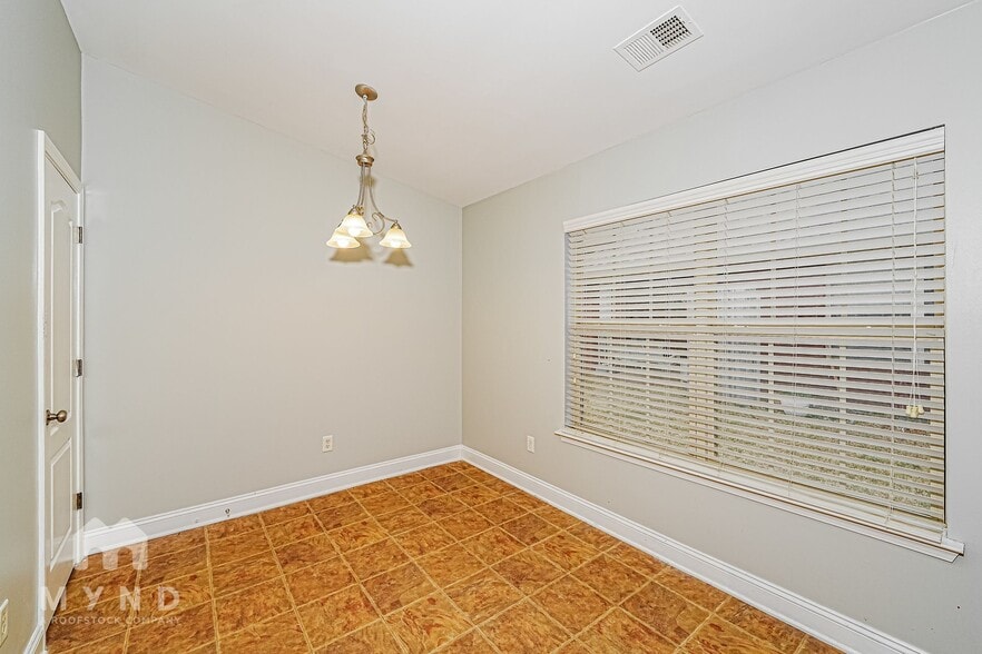 Building Photo - 4053 Cambridge Dr