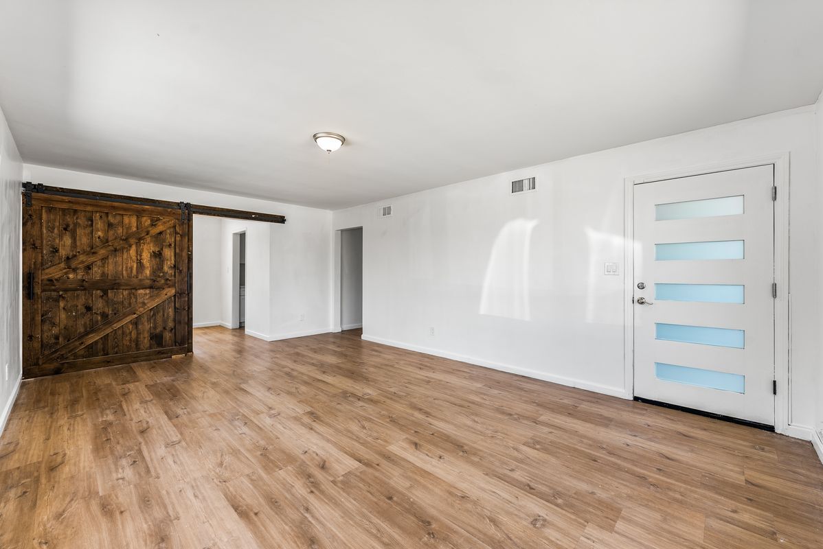 Building Photo - 442 Lightcap St