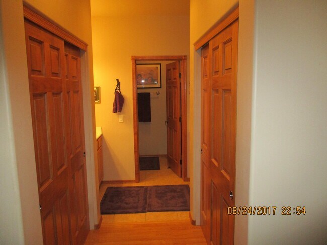 Building Photo - 1561 Mustang Run