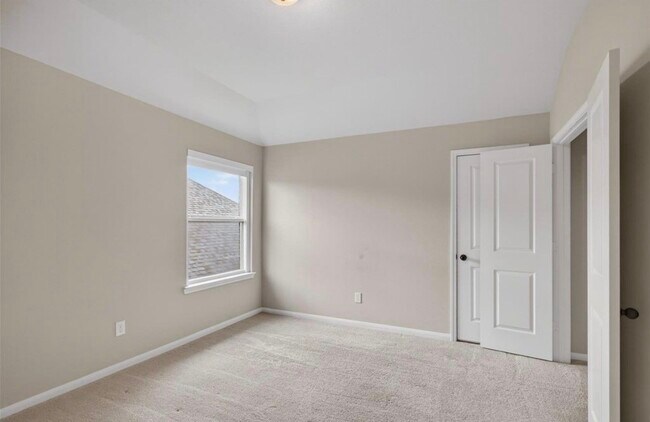 Building Photo - 1630 Mahan Dr