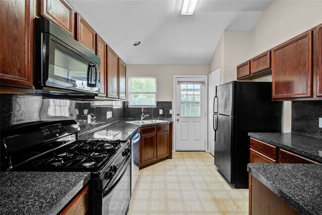 Building Photo - 4226 Richmeadow Dr