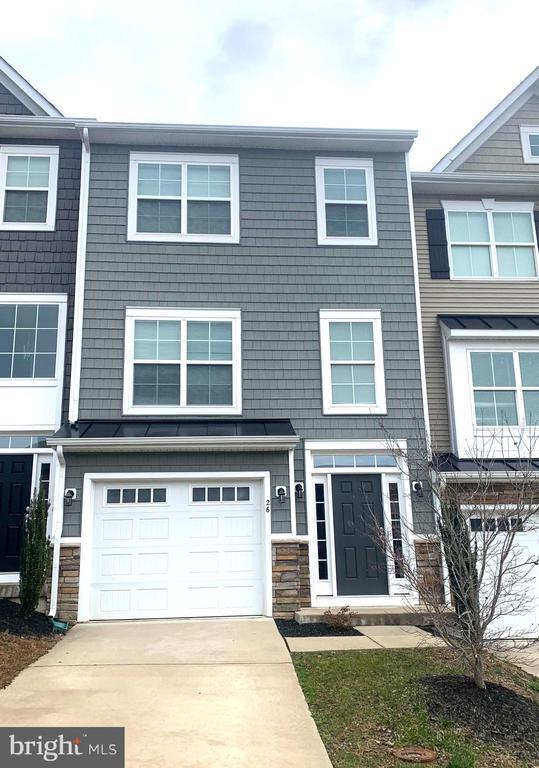 Building Photo - 26 Andrews Pl