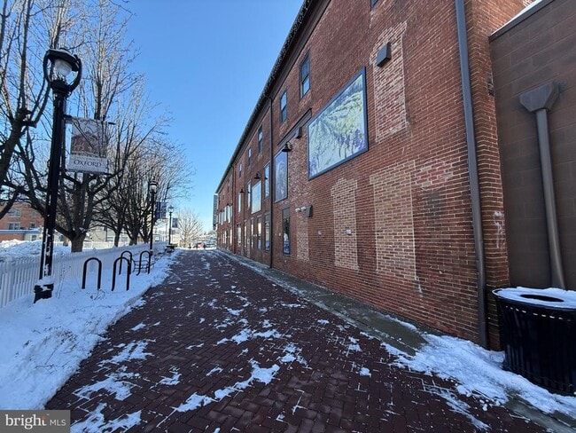 Building Photo - 2 S 3rd St