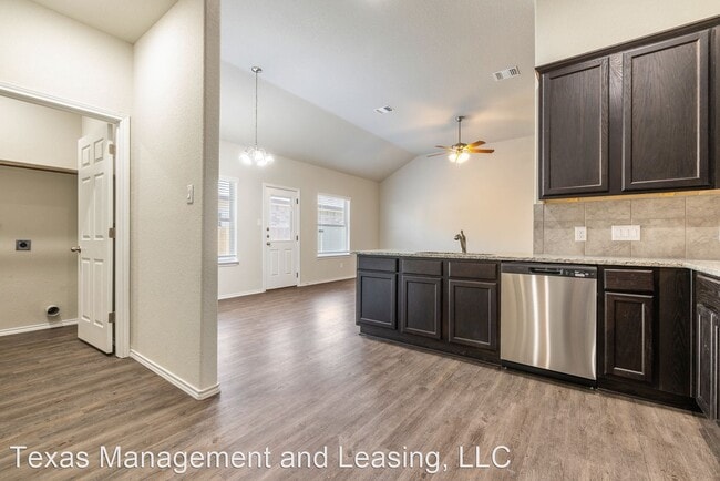 Building Photo - 3 br, 2 bath House - 9111-2 Canyon Bend